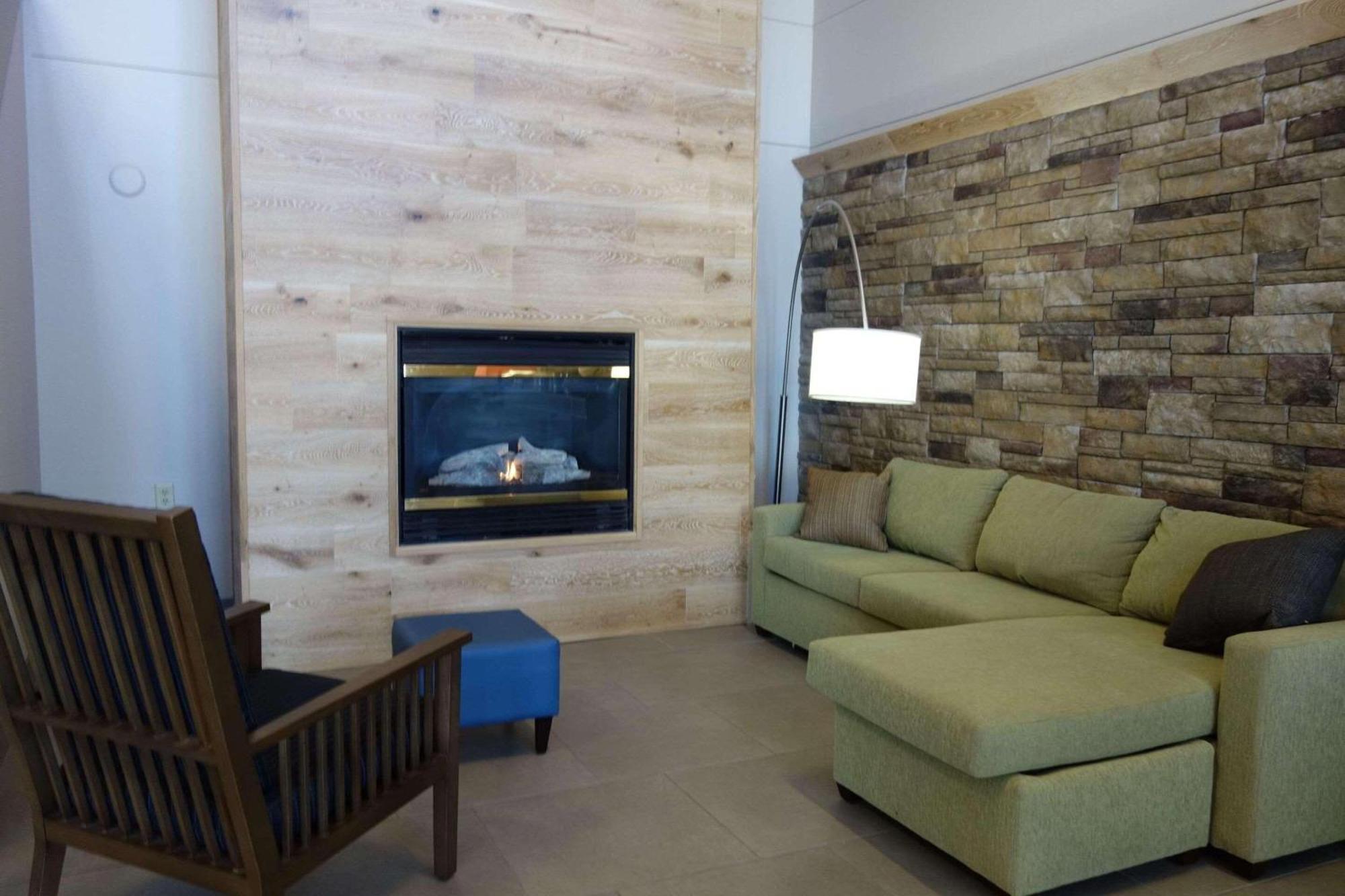 Country Inn & Suites By Radisson, Mason City, Ia Ngoại thất bức ảnh