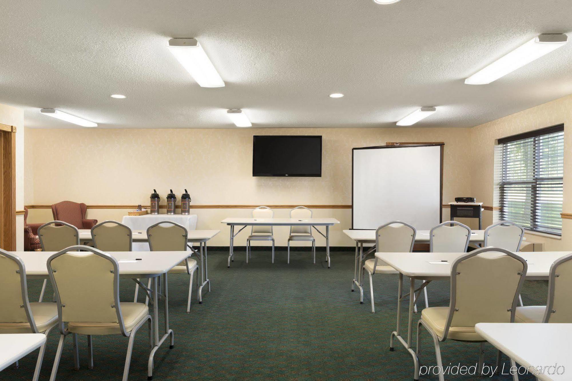 Country Inn & Suites By Radisson, Mason City, Ia Ngoại thất bức ảnh