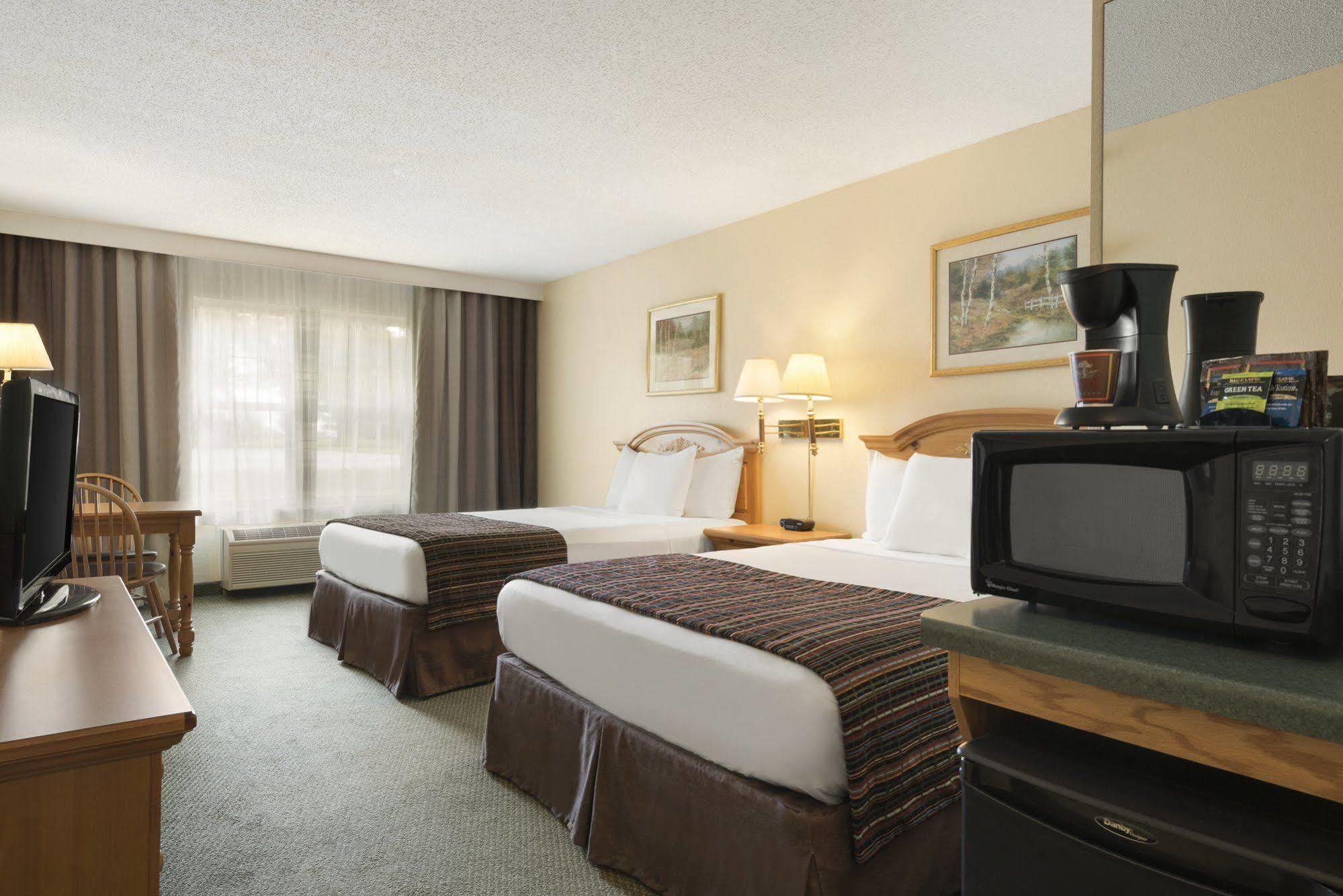 Country Inn & Suites By Radisson, Mason City, Ia Ngoại thất bức ảnh